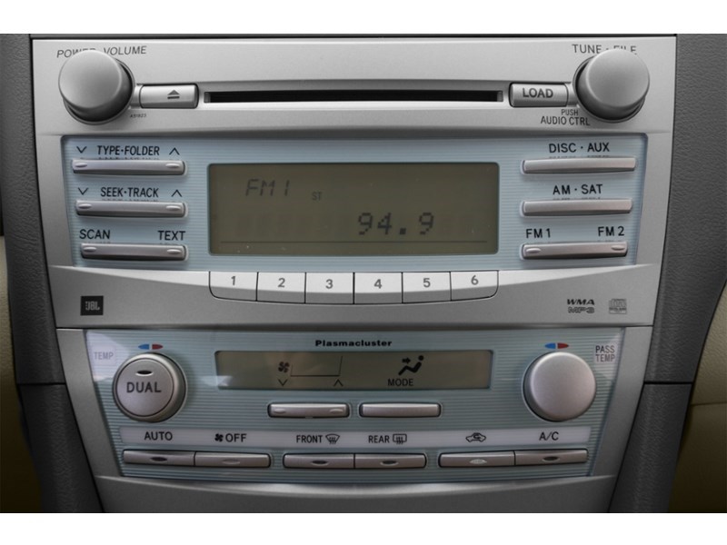 2009 Toyota Camry 4dr Sdn I4 Man SE Interior Shot 2