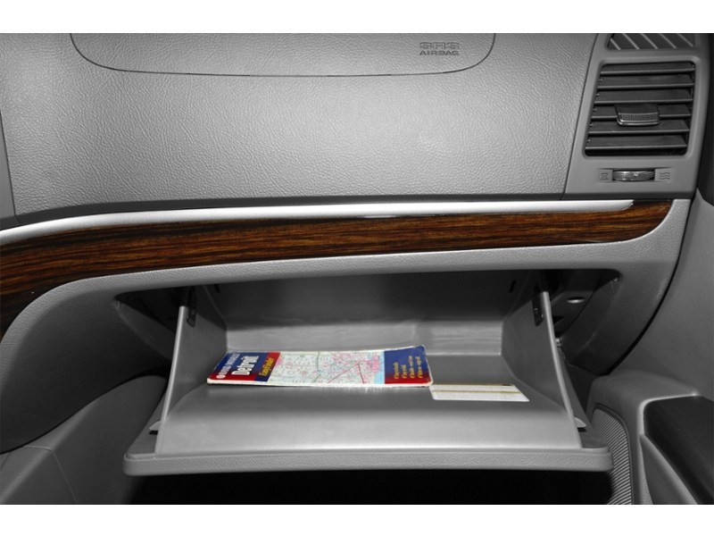 2010 Hyundai Santa Fe FWD 4dr I4 Auto GL Interior Shot 4