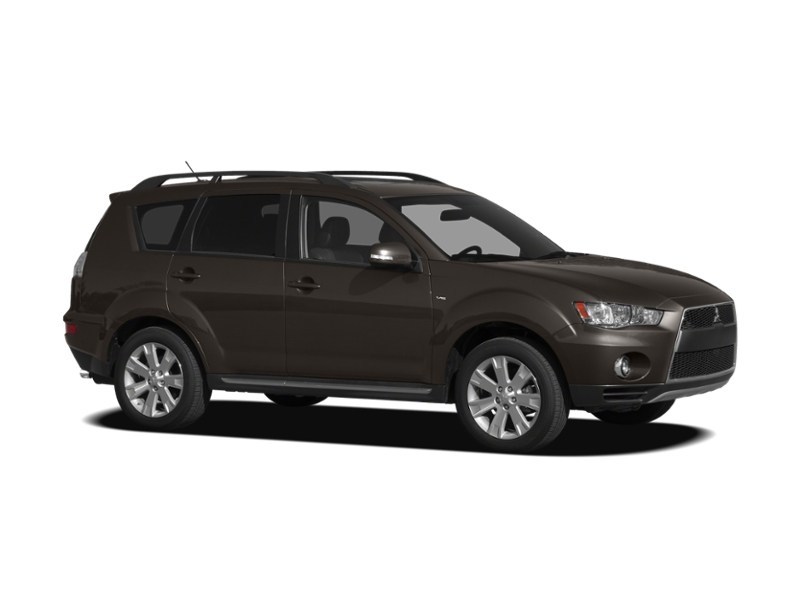 2010 Mitsubishi Outlander 2WD 4dr ES Exterior Shot 17