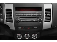 2010 Mitsubishi Outlander 2WD 4dr ES Interior Shot 2