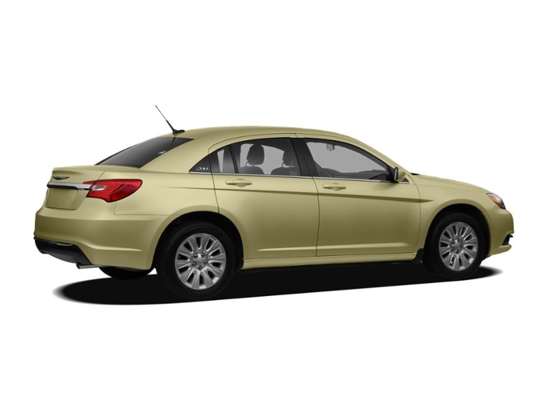 2011 Chrysler 200 4dr Sdn Touring Exterior Shot 2