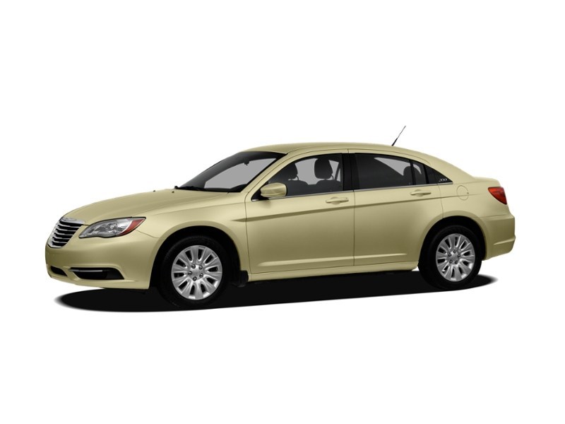 2011 Chrysler 200 4dr Sdn Touring Exterior Shot 19