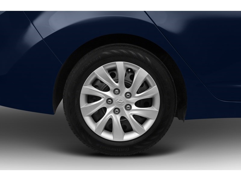 2011 Hyundai Elantra 4dr Sdn Auto GL Exterior Shot 5