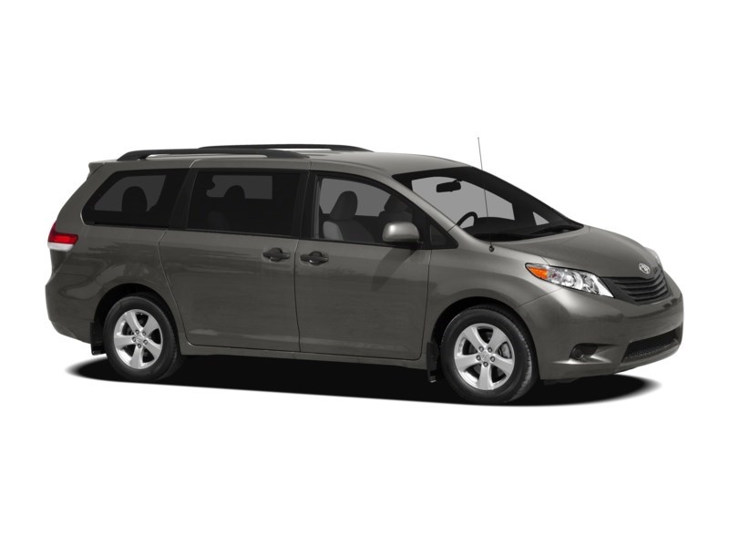 2011 Toyota Sienna 5dr V6 7-Pass FWD Exterior Shot 9