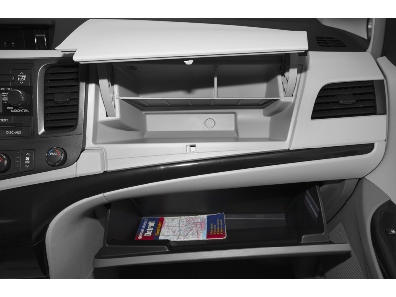 2011 Toyota Sienna 5dr V6 7-Pass FWD Interior Shot 4