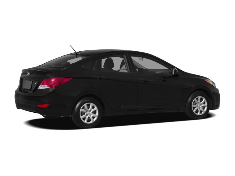 2012 Hyundai Accent 4dr Sdn Man GL Exterior Shot 2