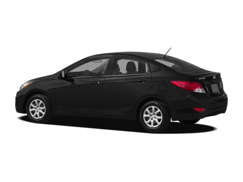 2012 Hyundai Accent 4dr Sdn Man GL Exterior Shot 10