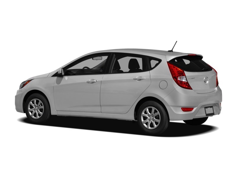 2012 Hyundai Accent 5dr HB Man GL Exterior Shot 10