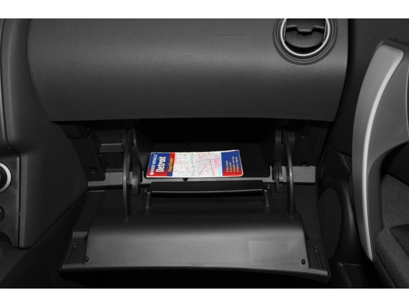 2012 Nissan Rogue FWD 4dr SV Interior Shot 4