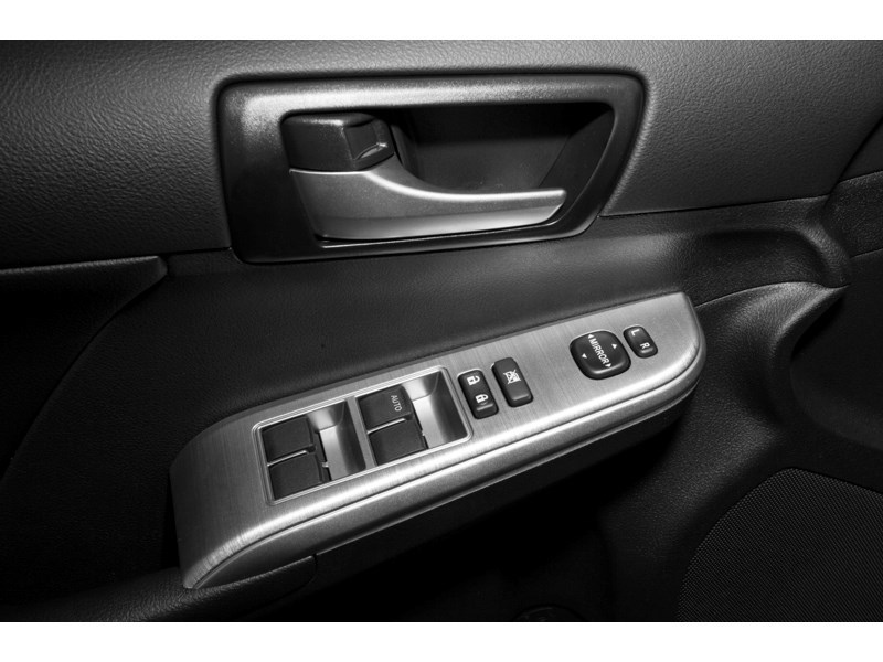 2012 Toyota Camry 4dr Sdn I4 Auto SE Exterior Shot 11