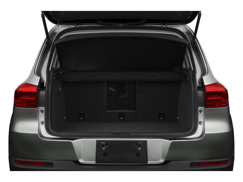 2017 Volkswagen Tiguan 2WD 4dr Trendline Exterior Shot 4