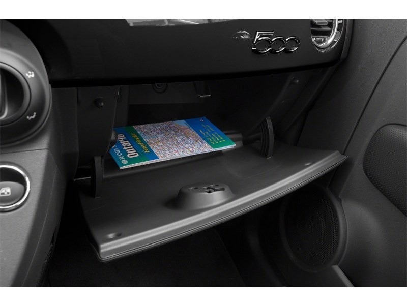 2015 FIAT 500 2dr HB Turbo Interior Shot 4