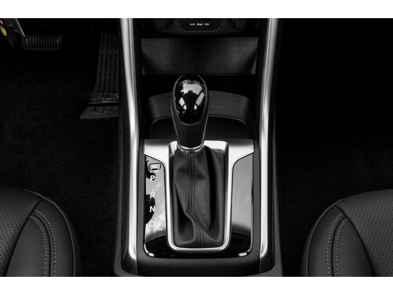 2015 Hyundai Elantra GT 5dr HB Auto GLS Exterior Shot 9