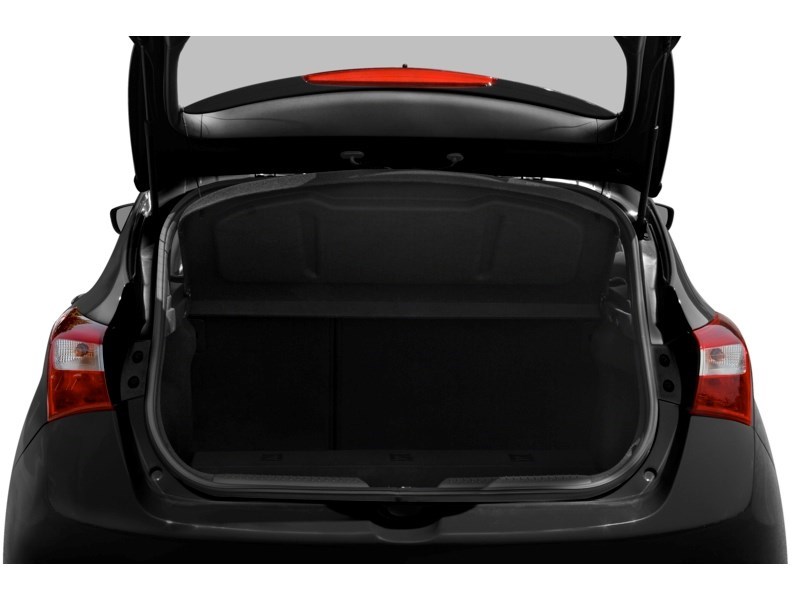 2013 Hyundai Elantra GT 5dr HB Auto GL Exterior Shot 4