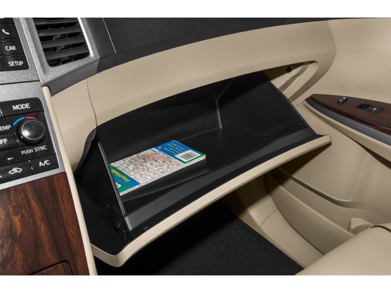 2016 Toyota Venza Base Interior Shot 4