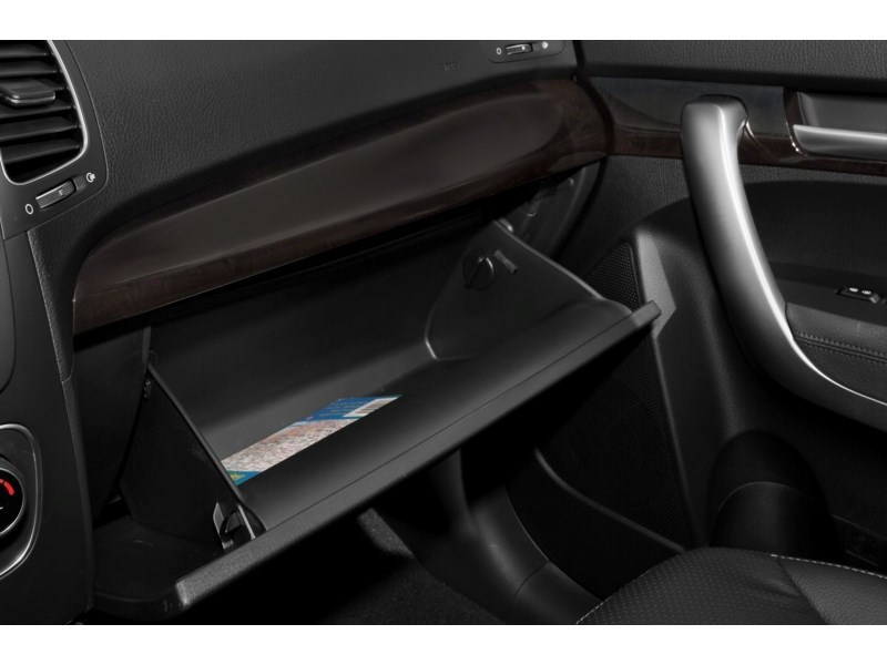 2014 Kia Sorento AWD 4dr V6 Auto LX Interior Shot 4
