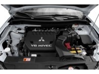 2014 Mitsubishi Outlander 4WD 4dr GT Exterior Shot 3