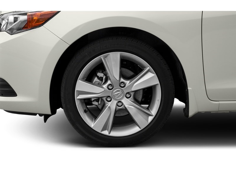 2015 Acura ILX Base w/Premium Package (A5) Exterior Shot 5