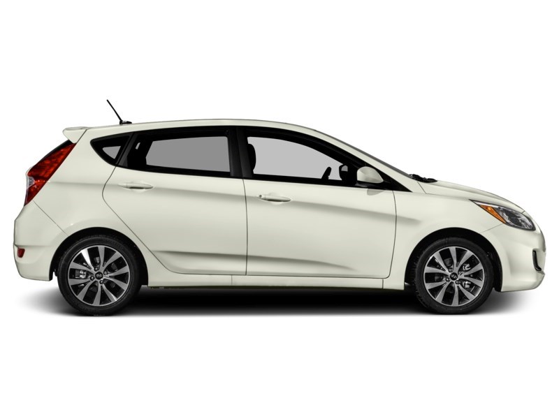 2017 Hyundai Accent 5dr HB Auto SE Exterior Shot 11