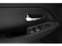 2016 Kia Rondo 4dr Wgn Auto LX Exterior Shot 14
