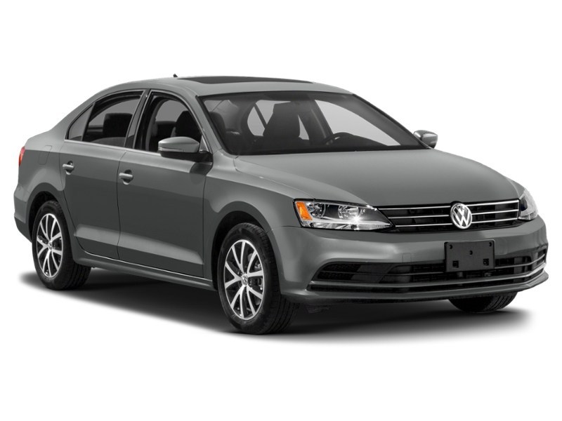 2017 Volkswagen Jetta 4dr 1.4 TSI Man Wolfsburg Edition Exterior Shot 9