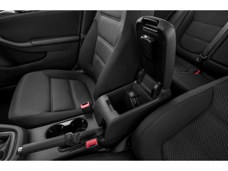2016 Volkswagen Jetta 4dr 1.4 TSI Auto Trendline Interior Shot 7
