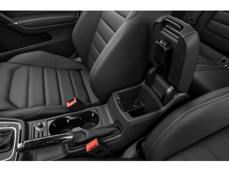 2016 Volkswagen Golf Sportwagon 4dr Man 1.8 TSI Trendline Interior Shot 8
