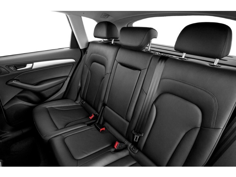 2016 Audi A4 2.0T Komfort plus (M6) Interior Shot 5