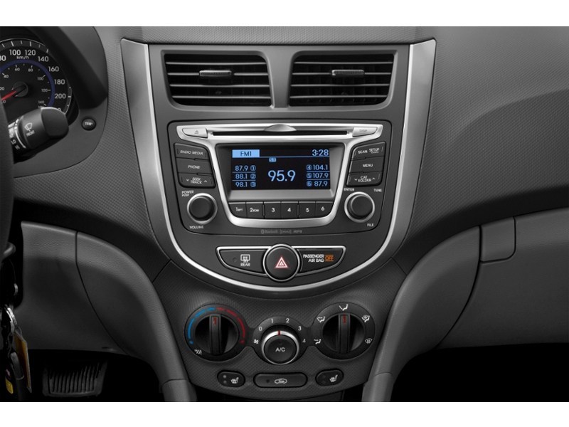 2017 Hyundai Accent 4dr Sdn Auto GLS Interior Shot 2