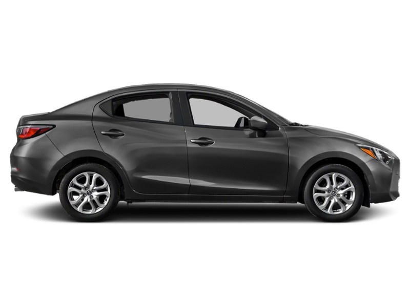 2017 Toyota Yaris 4dr Sdn Man Exterior Shot 11