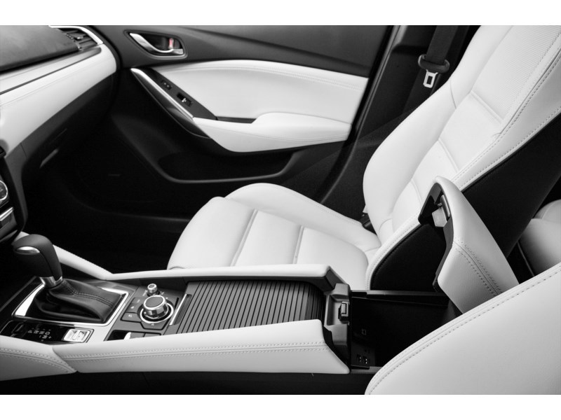2017 Mazda Mazda6 4dr Sdn 2.5L Auto GT Interior Shot 7