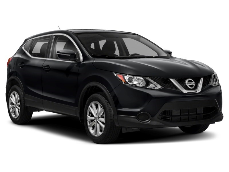 2018 Nissan Qashqai AWD SV CVT Exterior Shot 9