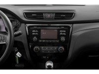 2018 Nissan Qashqai AWD SV CVT Interior Shot 2