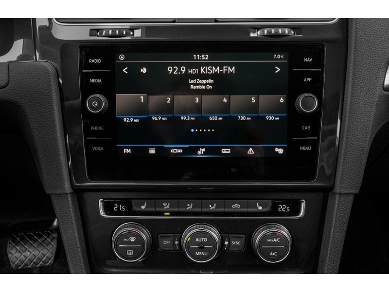 2021 Volkswagen Golf Highline 5-door Auto Interior Shot 2