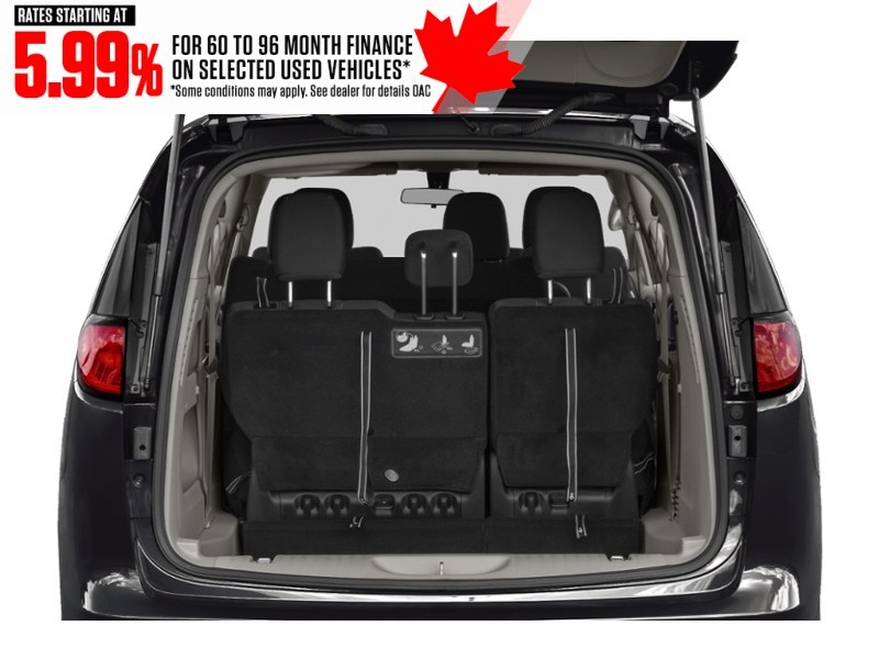 2023 Chrysler Grand Caravan SXT 2WD Exterior Shot 4