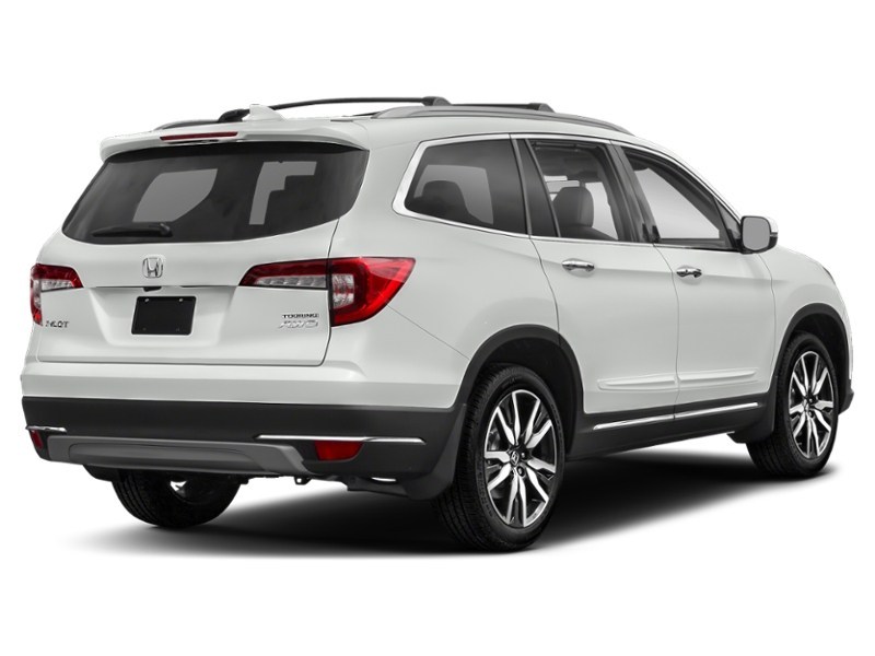 2022 Honda Pilot Touring 8-Passenger AWD Exterior Shot 2