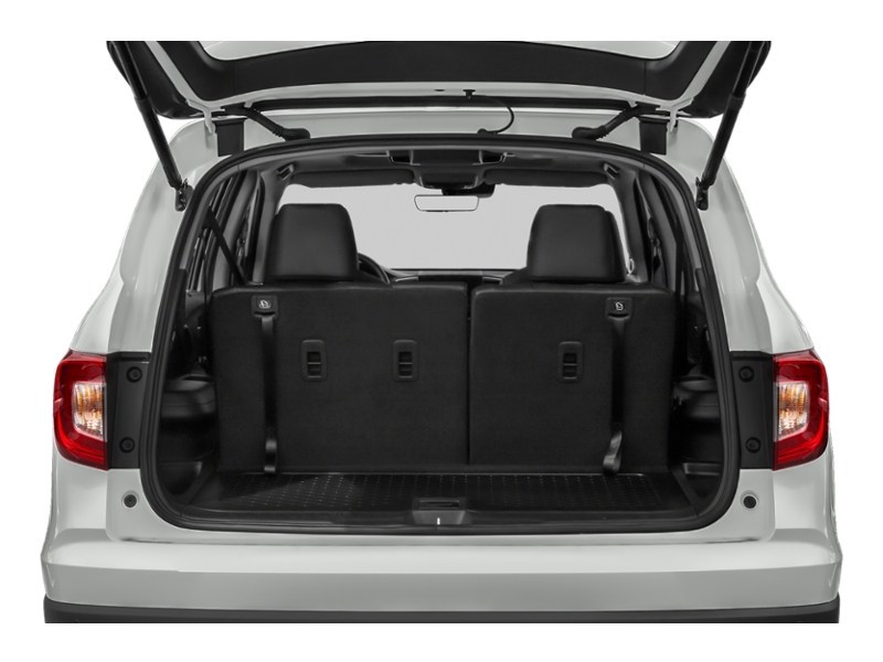 2022 Honda Pilot Touring 8-Passenger AWD Exterior Shot 4