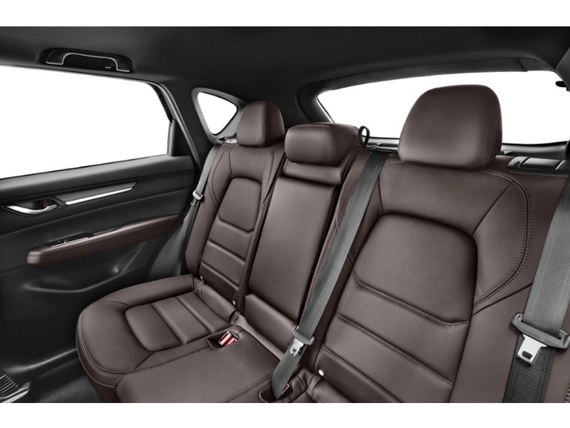 2022 Mazda CX-5 Signature AWD Interior Shot 5