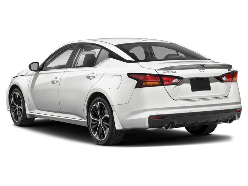 2023 Nissan Altima SR Exterior Shot 9
