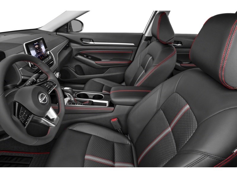 2023 Nissan Altima SR Interior Shot 4