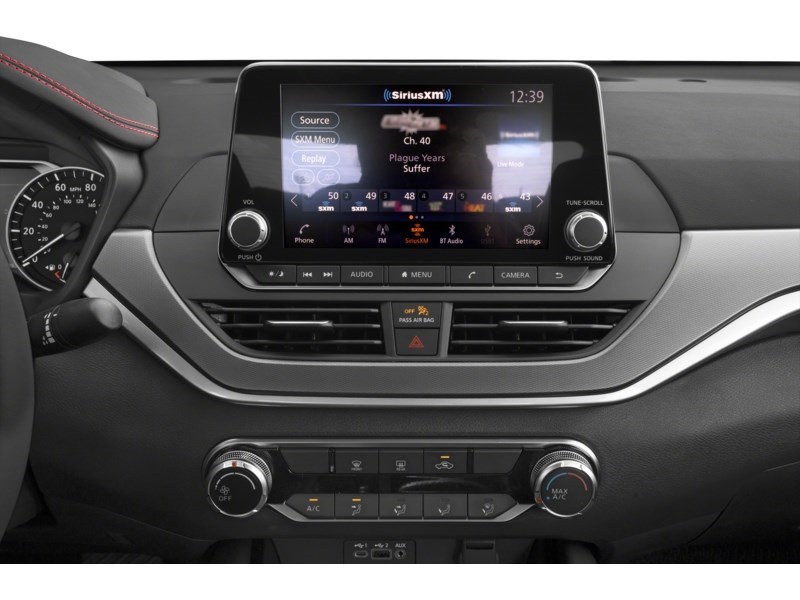 2023 Nissan Altima SR Interior Shot 2