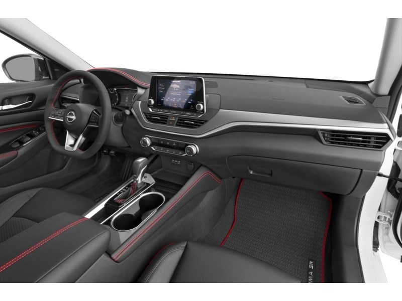 2023 Nissan Altima SR Interior Shot 1