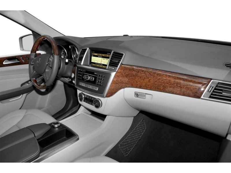 2014 Mercedes-Benz M-Class Base Interior Shot 1