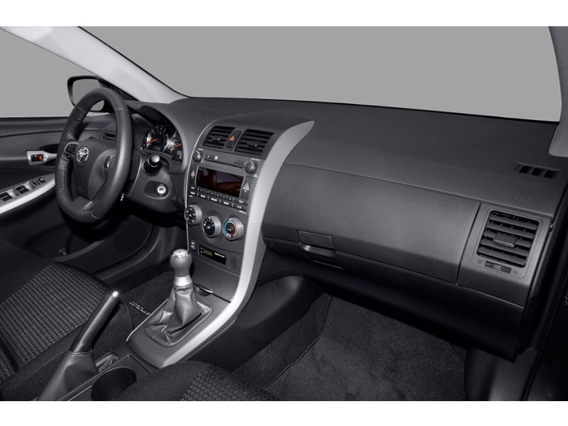 2012 Toyota Matrix 4dr Wgn Auto FWD Interior Shot 1