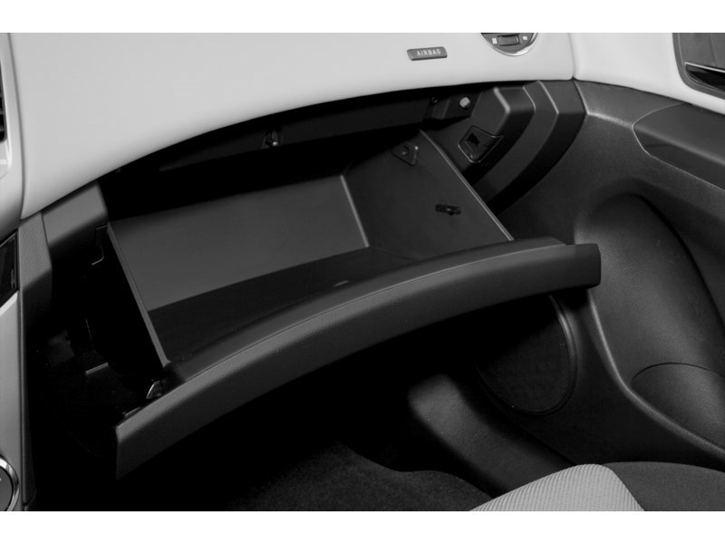 2013 Chevrolet Cruze 4dr Sdn LS w/1SA Interior Shot 4