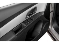 2013 Chevrolet Cruze 4dr Sdn LS w/1SA Exterior Shot 9