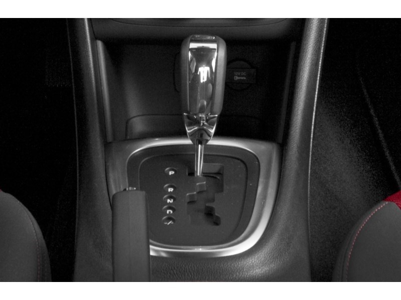 2013 Dodge Avenger SXT Exterior Shot 9