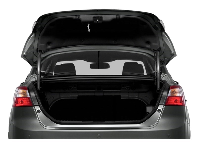 2013 Ford Focus 4dr Sdn SE Exterior Shot 4