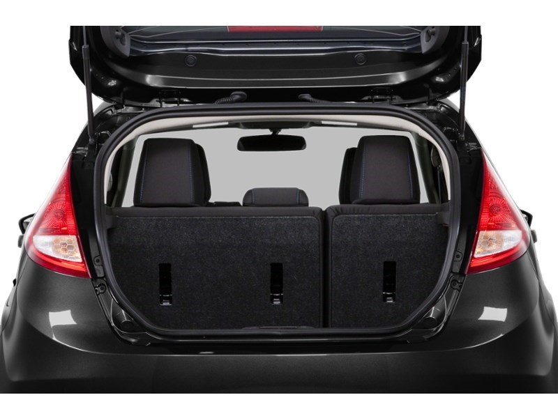 2013 Ford Fiesta 5dr HB SE Exterior Shot 4