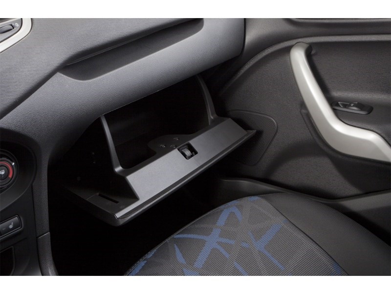 2013 Ford Fiesta 5dr HB SE Interior Shot 4